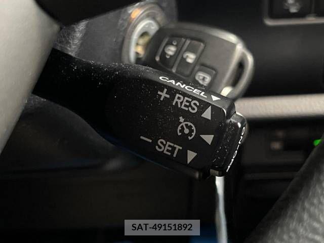 Toyota VOXY 2017-12 288867-4
