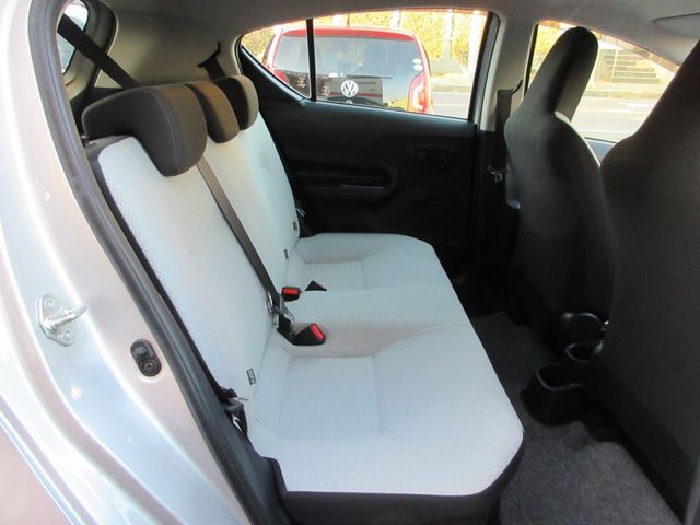 Toyota AQUA 2018-10 189402-11