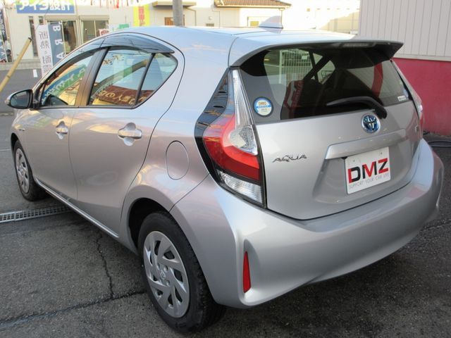 Toyota AQUA 2018-10 189402-4