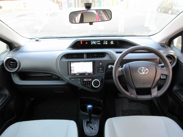 Toyota AQUA 2018-10 189402-14