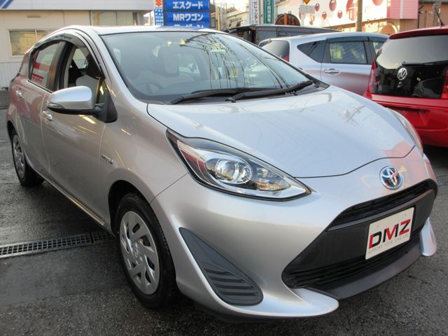 Toyota AQUA 2018-10 189402-1