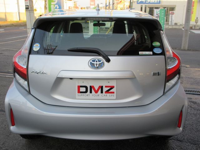 Toyota AQUA 2018-10 189402-3