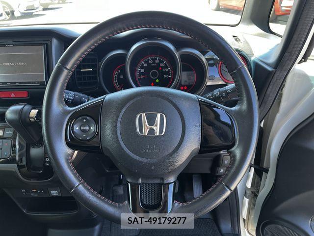 Honda N BOX CUSTOM 2017-06 279202-6
