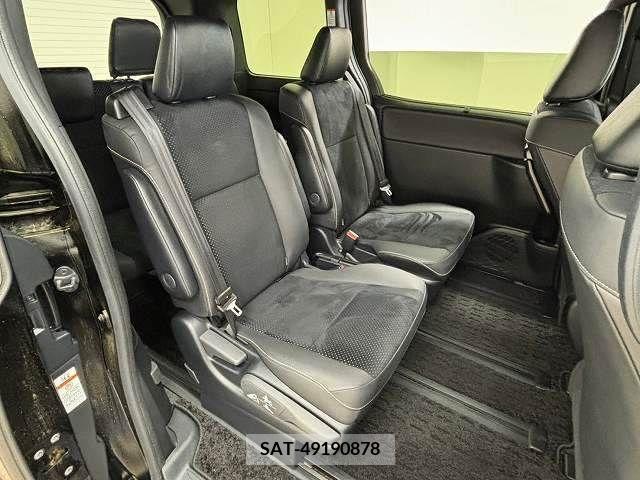 Toyota VOXY HYBRID 2020-10 219725-5