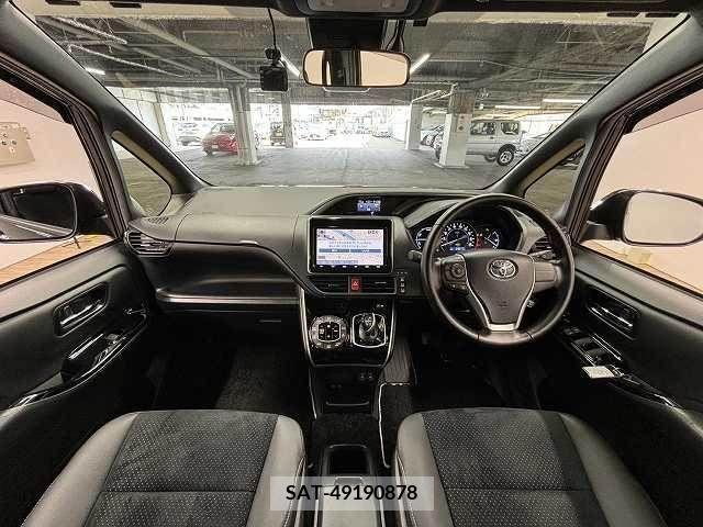 Toyota VOXY HYBRID 2020-10 219725-1