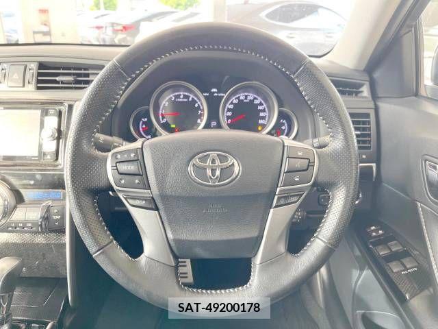 Toyota MARK X 2017-06 304417-13