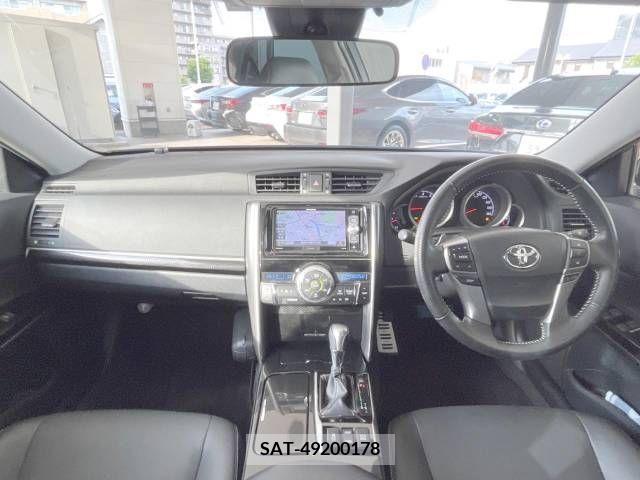 Toyota MARK X 2017-06 304417-1