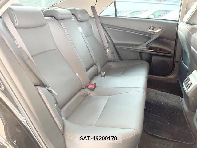 Toyota MARK X 2017-06 304417-9