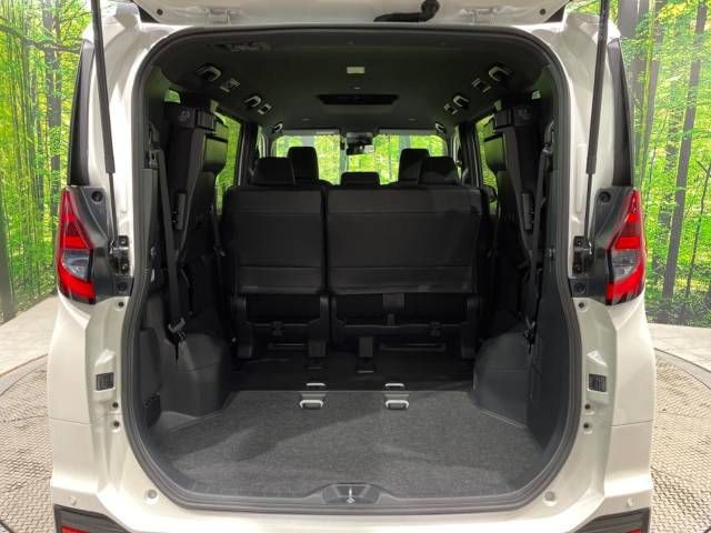Toyota NOAH 2023-06 191633-11