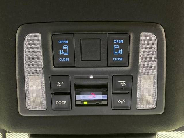 Toyota NOAH 2023-06 191633-4