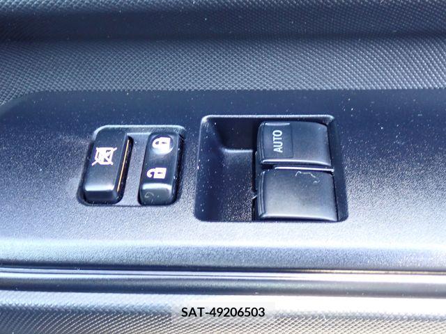Toyota AQUA 2018-09 371887-12