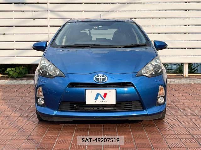 Toyota AQUA 2013-06 389352-14