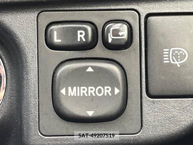 Toyota AQUA 2013-06 389352-7