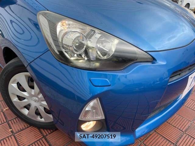 Toyota AQUA 2013-06 389352-12