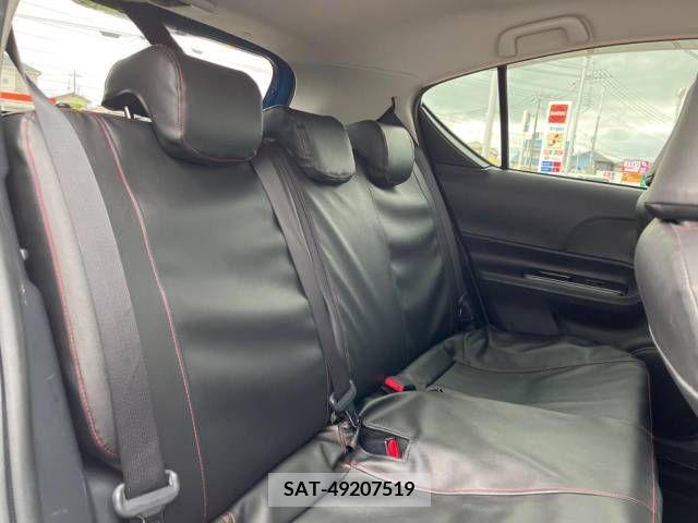 Toyota AQUA 2013-06 389352-9
