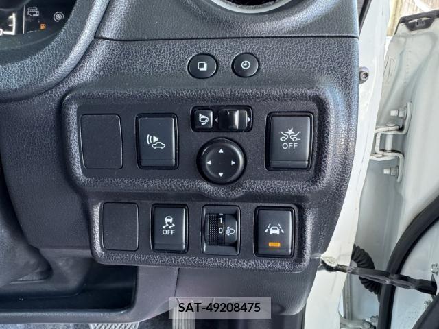 Nissan NOTE 2018-08 348171-17
