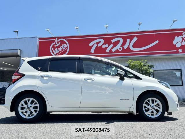Nissan NOTE 2018-08 348171-11