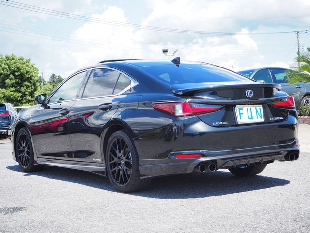 Lexus ES 2021-02 6068-5