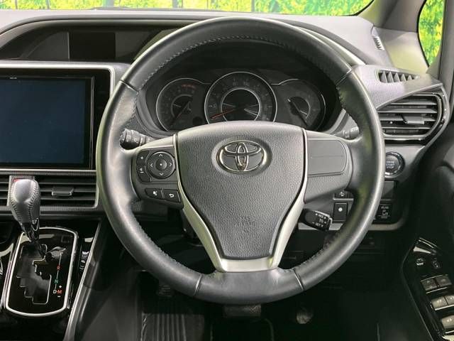 Toyota VOXY 2018-10 190868-12
