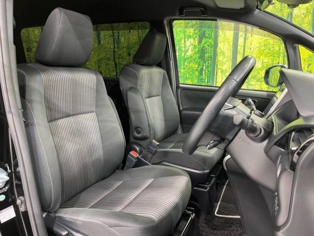 Toyota VOXY 2018-10 190868-8