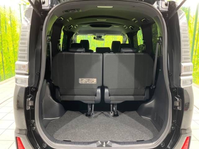 Toyota VOXY 2018-10 190868-11