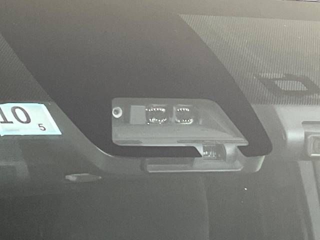 Toyota VOXY 2018-10 190868-3