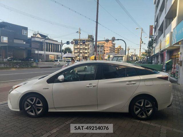 Toyota PRIUS 2017-02 203217-5
