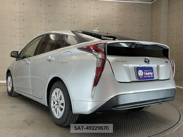 Toyota PRIUS 2016-09 283104-2