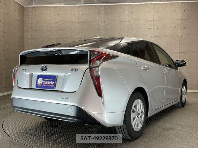 Toyota PRIUS 2016-09 283104-3