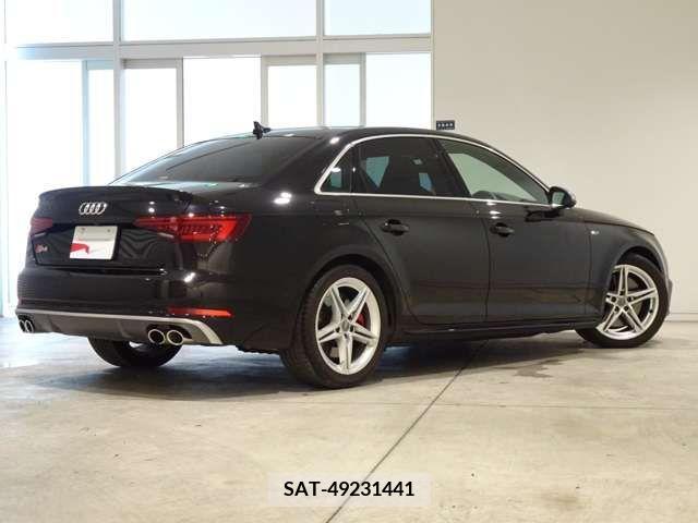 Audi S4 2018-09 212529-1