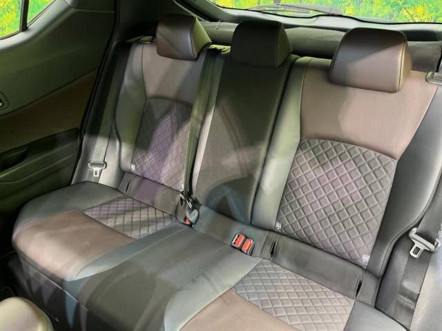 Toyota C-HR 2017-12 24702-9