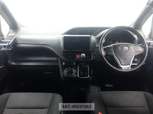 Toyota VOXY 2017-11 288981-1