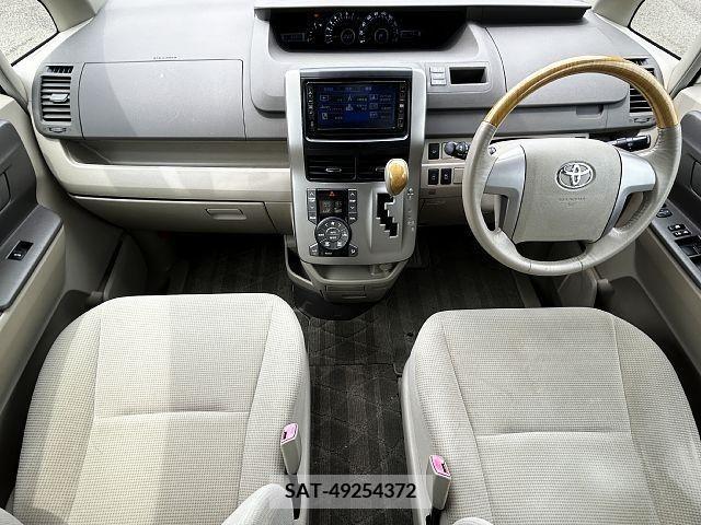 Toyota NOAH 2008-03 385764-1