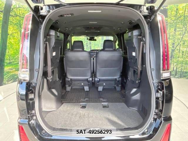 Toyota NOAH 2018-01 321548-10