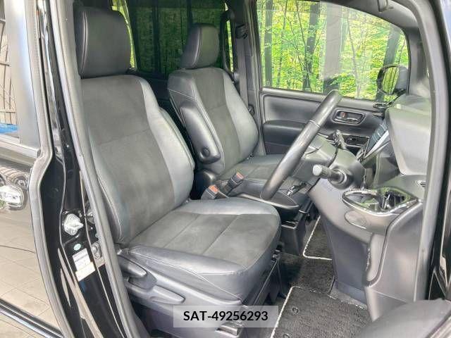 Toyota NOAH 2018-01 321548-7