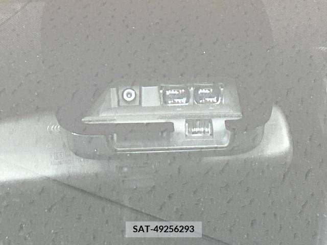 Toyota NOAH 2018-01 321548-5