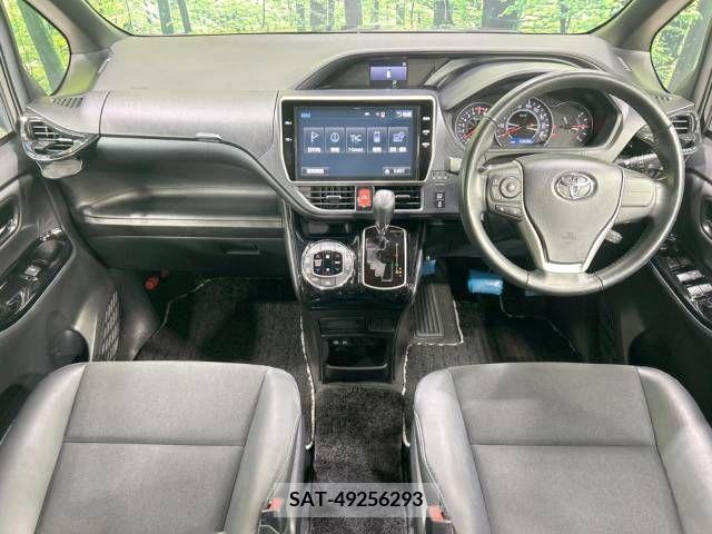 Toyota NOAH 2018-01 321548-1