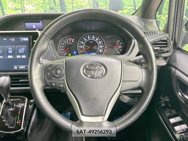Toyota NOAH 2018-01 321548-11