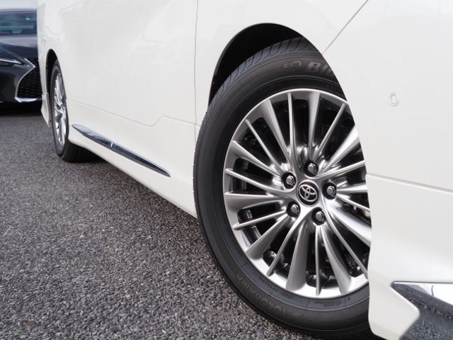 Toyota ALPHARD HYBRID 2021-12 23176-8