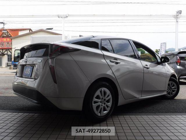 Toyota PRIUS 2016-07 381520-2