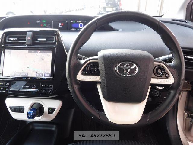 Toyota PRIUS 2016-07 381520-1
