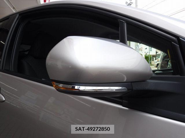 Toyota PRIUS 2016-07 381520-5