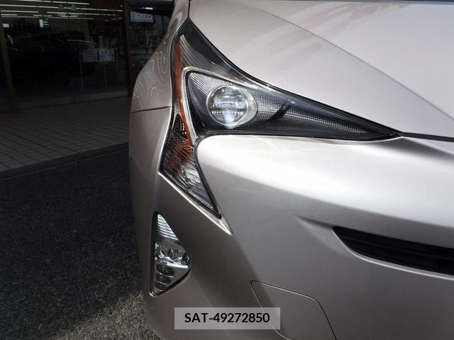 Toyota PRIUS 2016-07 381520-4
