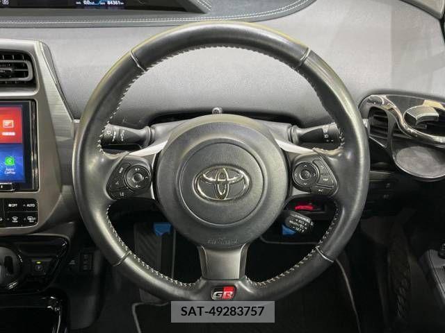 Toyota PRIUS PHV 2018-06 377675-11
