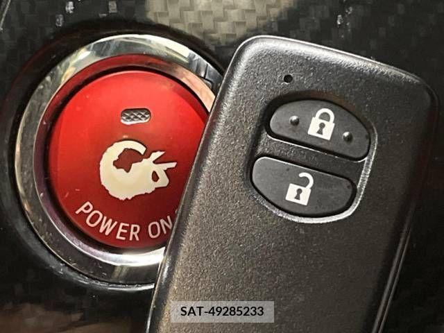 Toyota PRIUS 2013-01 338846-5
