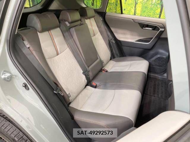 Toyota RAV4 2019-05 226632-9