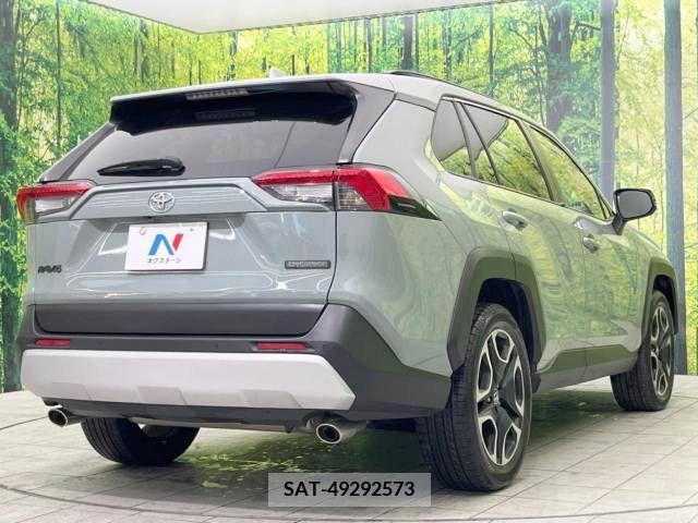 Toyota RAV4 2019-05 226632-17