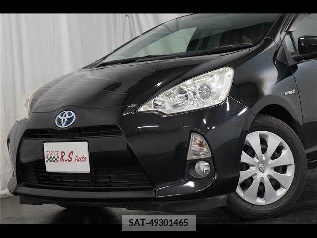 Toyota AQUA 2012-10 313958-2