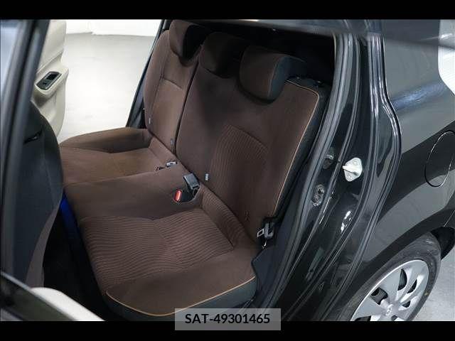 Toyota AQUA 2012-10 313958-17