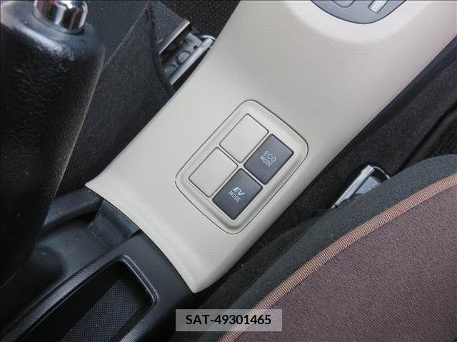 Toyota AQUA 2012-10 313958-7